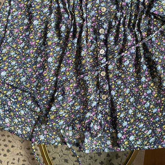 Floral button down blouse with tie waist and button sleeve. Spring top - Picture 6 of 6